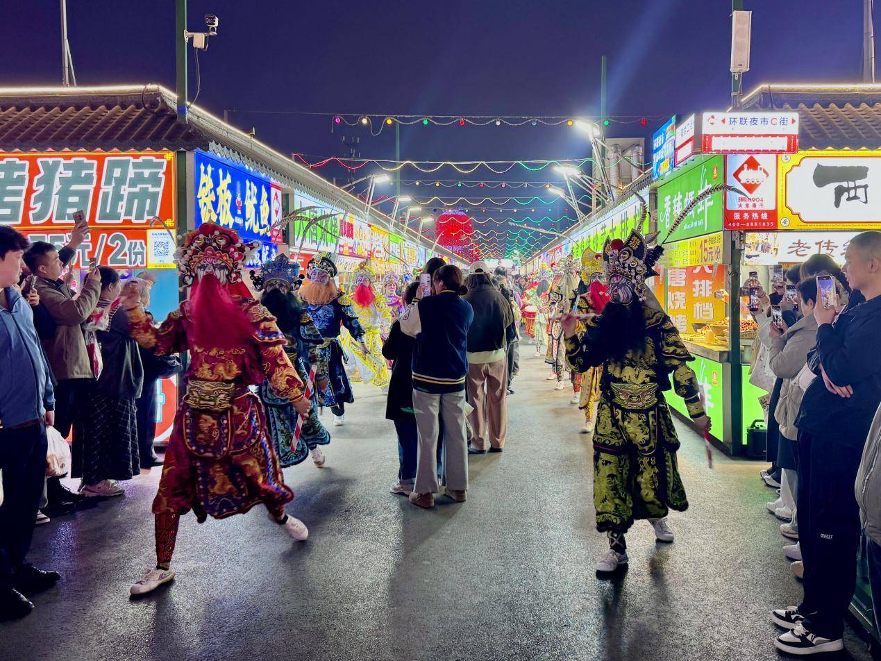 非遺＋美食 點(diǎn)亮濟(jì)南夜經(jīng)濟(jì)