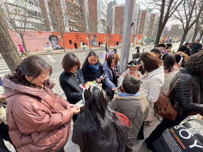 視點｜馬路詩歌節(jié)點亮石榴莊街頭