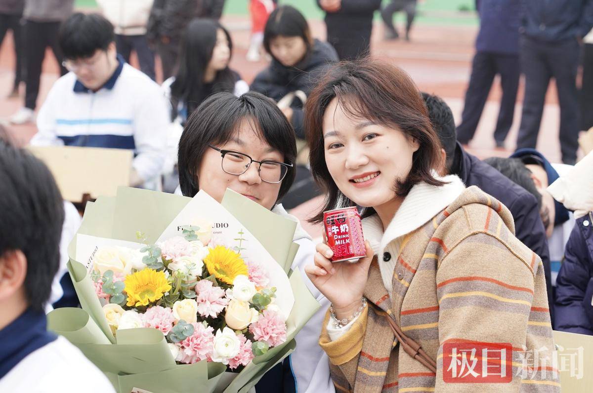 大學(xué)中學(xué)“同臺共講”，成人禮變身思政大課堂