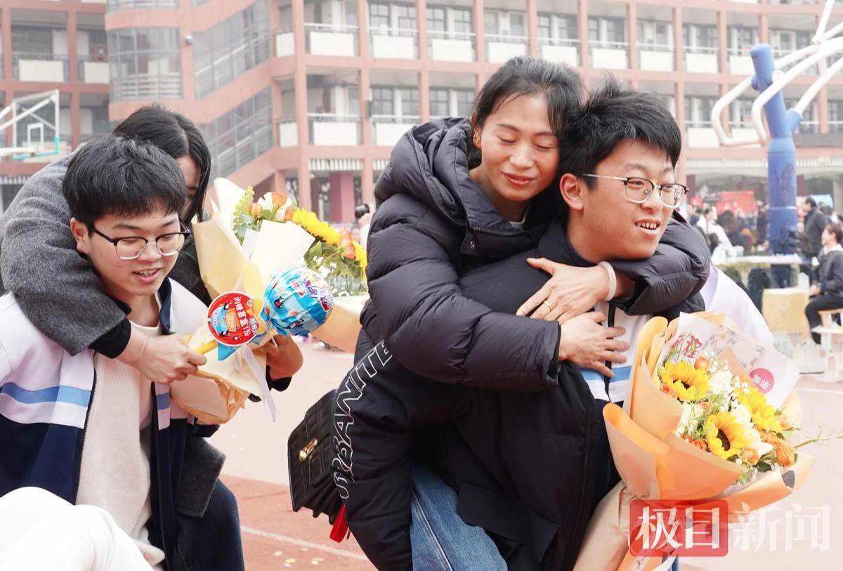 大學(xué)中學(xué)“同臺共講”，成人禮變身思政大課堂