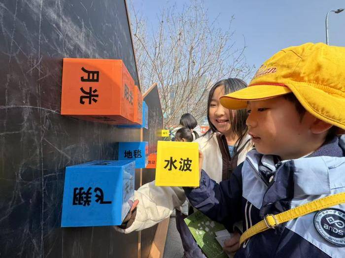 視點｜馬路詩歌節(jié)點亮石榴莊街頭