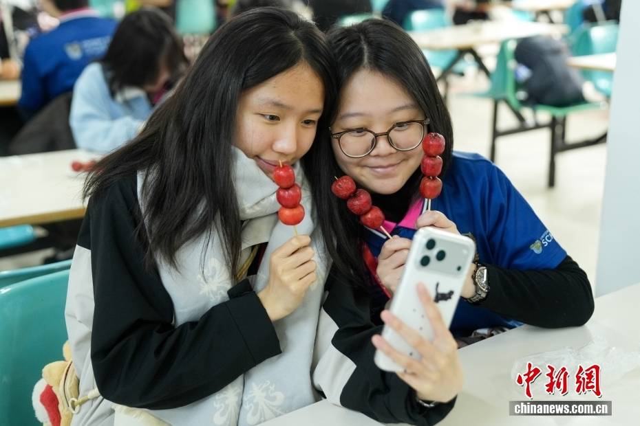 共話體育與非遺 香港師生代表走進(jìn)北京市豐臺(tái)區(qū)怡海中學(xué)