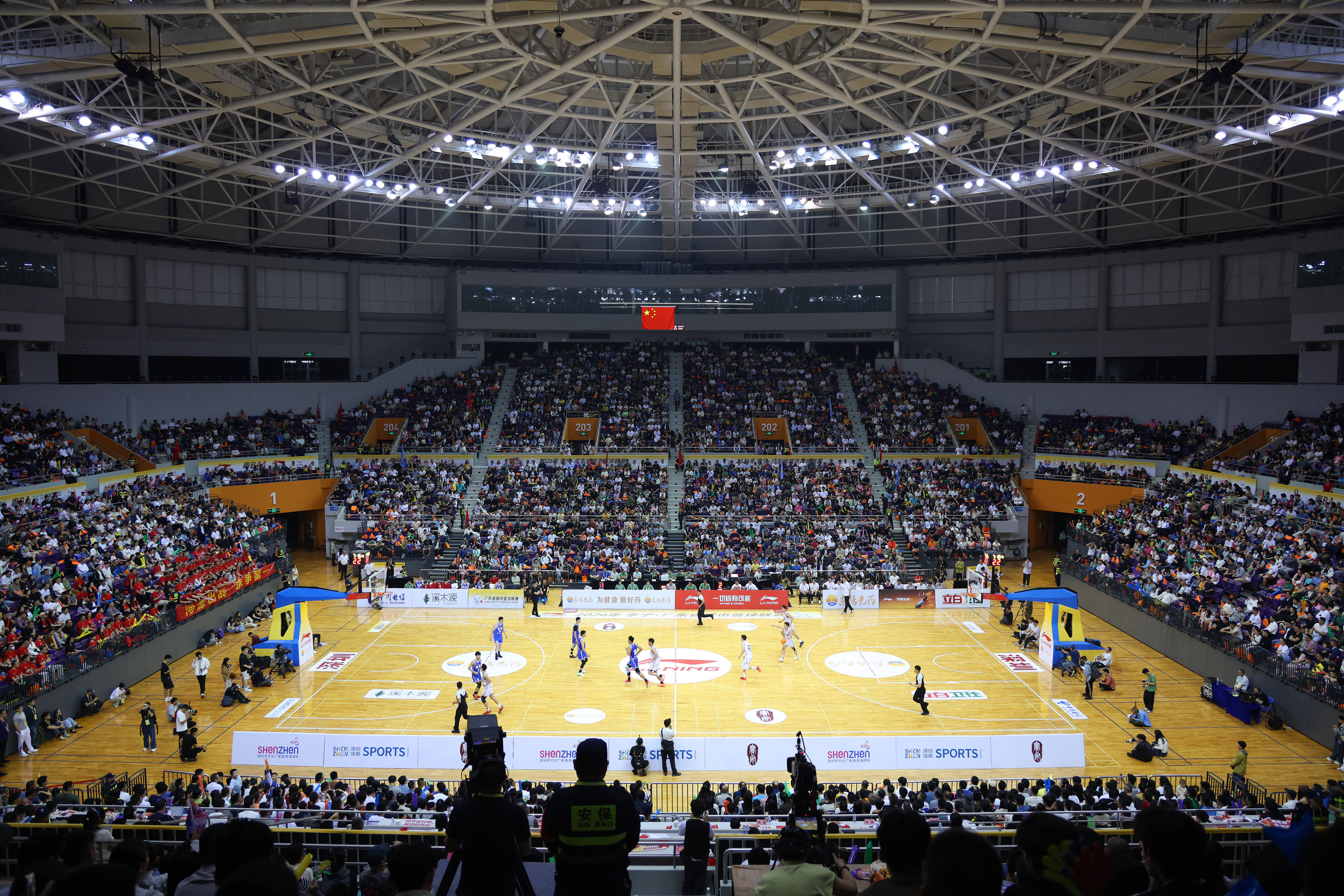 科技遇見(jiàn)籃球：粵BA深圳主場(chǎng)首秀的日與夜
