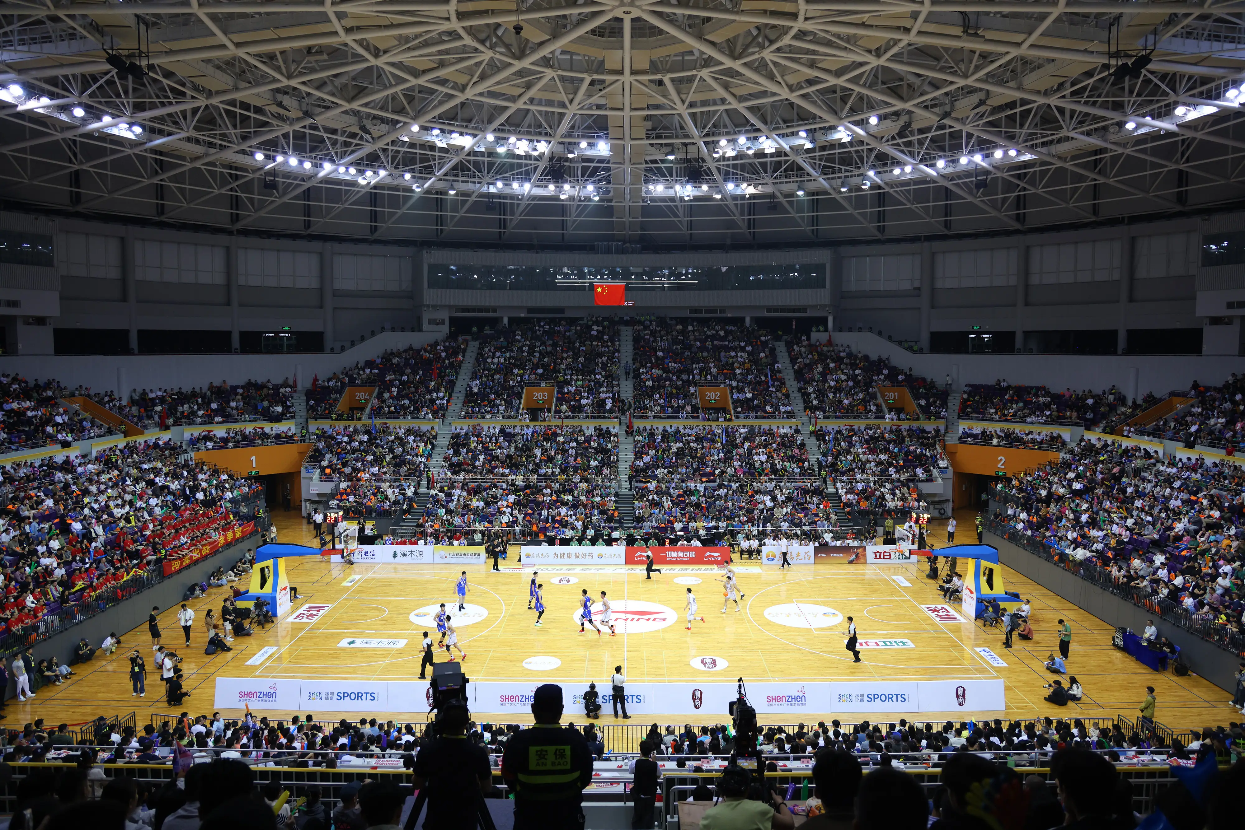 科技遇見(jiàn)籃球：粵BA深圳主場(chǎng)首秀的日與夜