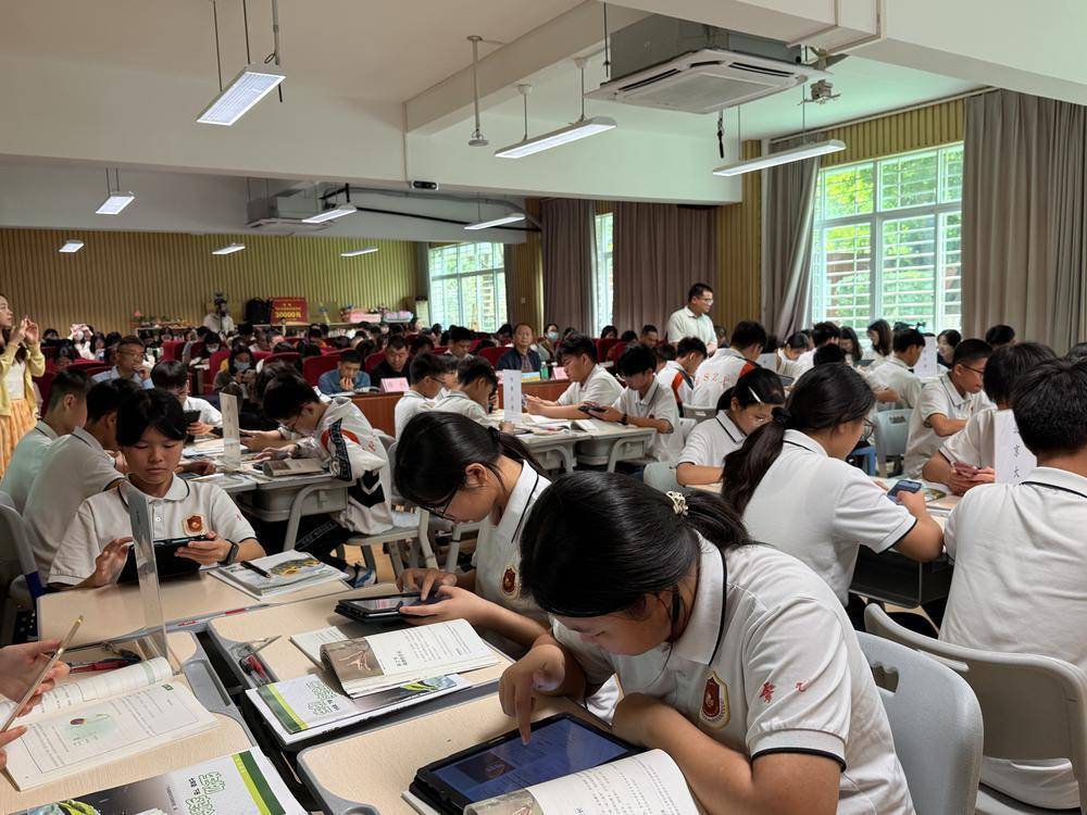 AI賦能教育，智慧引領未來，“肇慶新課堂”展示活動舉行