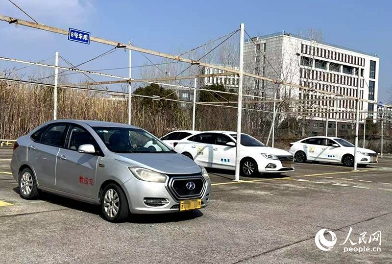 人民直擊｜誰在制造駕?！巴速M(fèi)難”